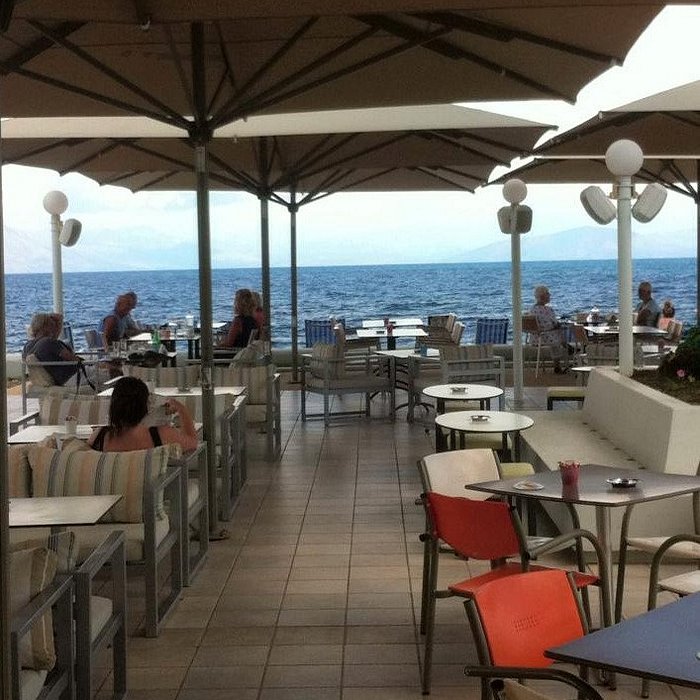 Anemomylos Cafeteria and Restaurant beside the sea in Corfu Town