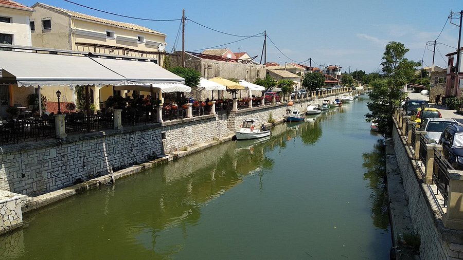 Cafe Altro beside the river in Lefkimmi, Corfu