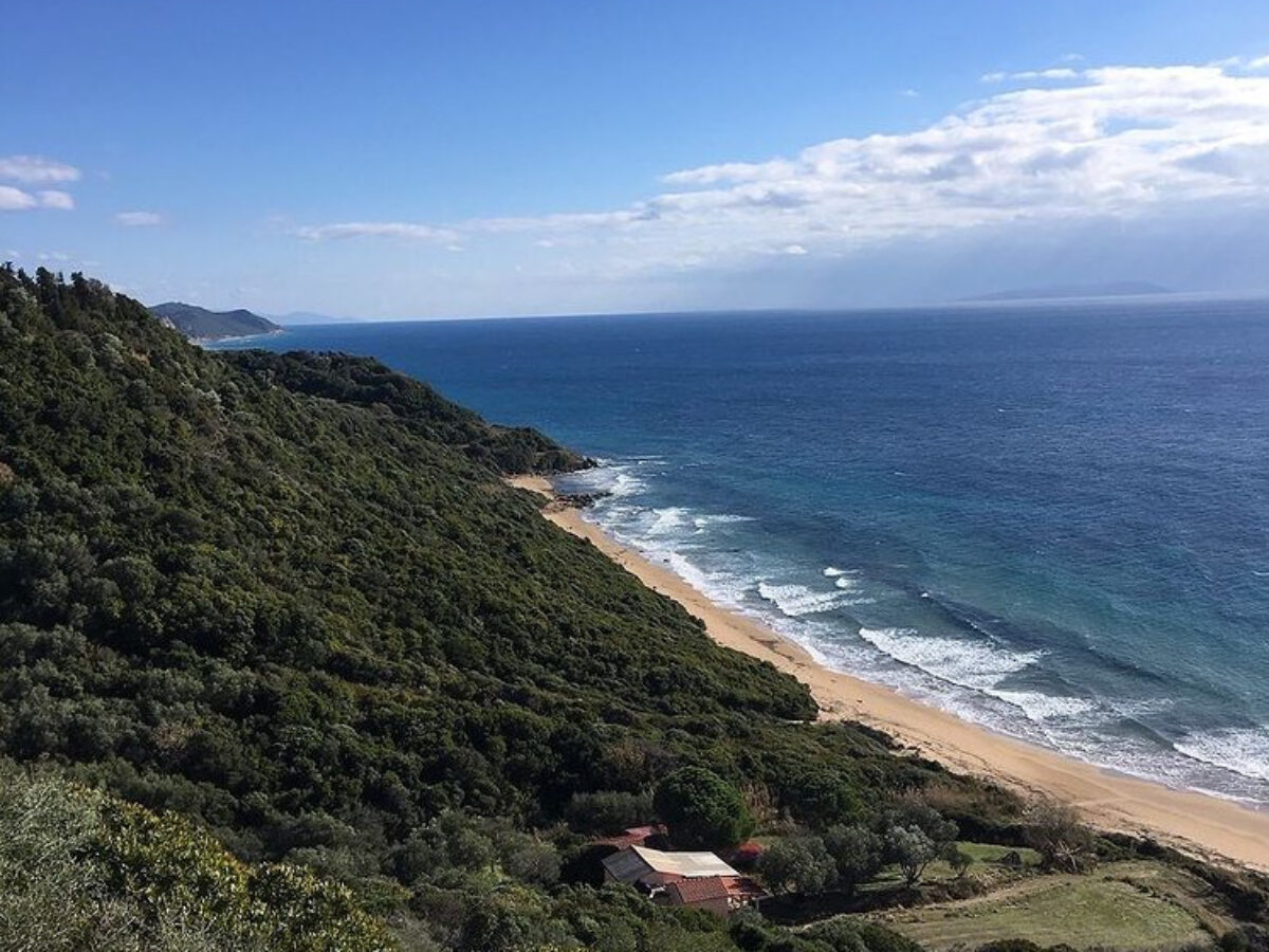 There are no regular sunbeds or parasols at this remote, unorganised beach; take your own shade, water and supplies.