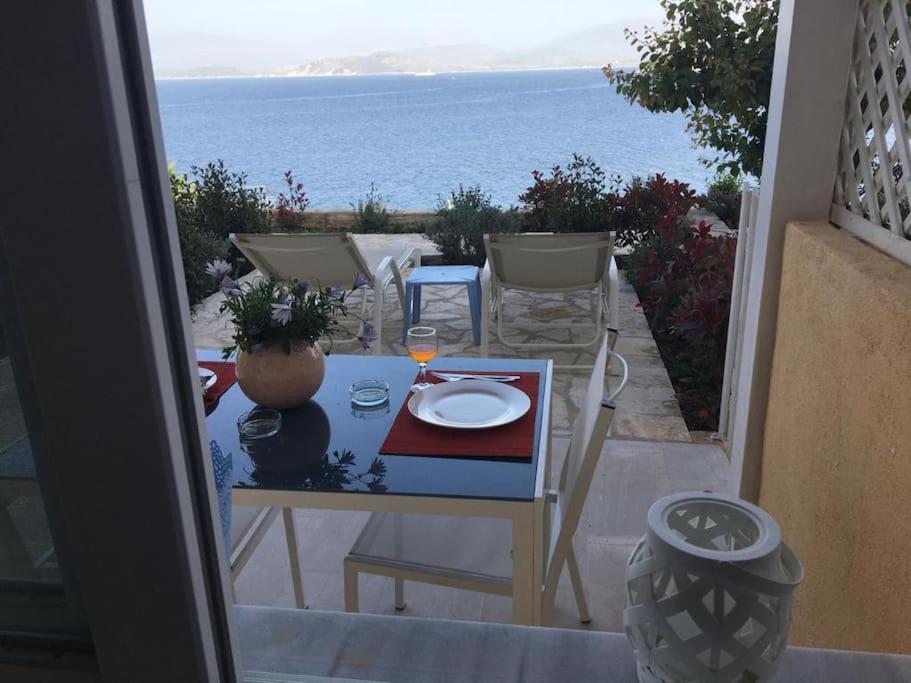 Sea-view outdoor dining area at See the sea 2, Kassiopi