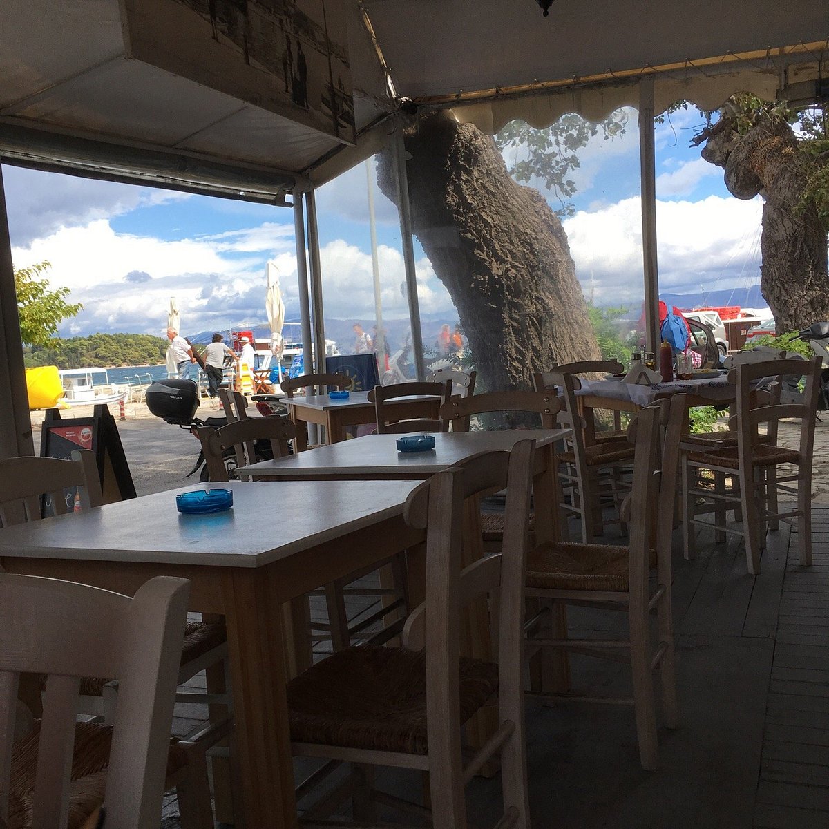 Stathis restaurant in Ipsos, Corfu