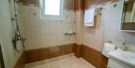 Private bathroom at Angels Pool Studios and Apartments in Paleokastritsa, Corfu
