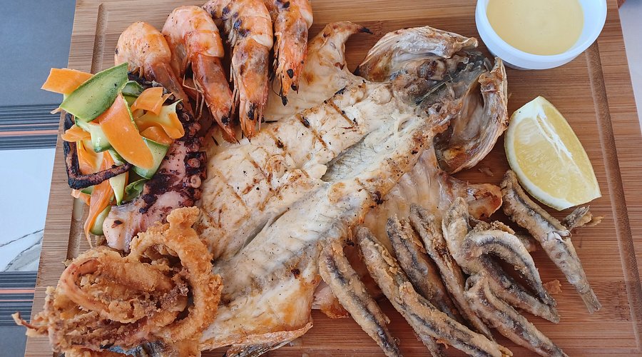 Crazy Forks beachfront restaurant in Roda, Corfu