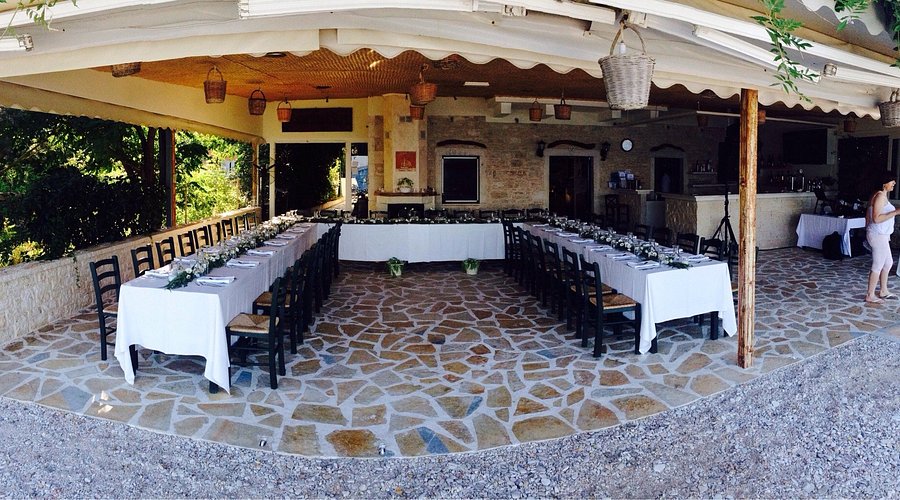Thomas's Place seafront taverna in Kalami, Corfu