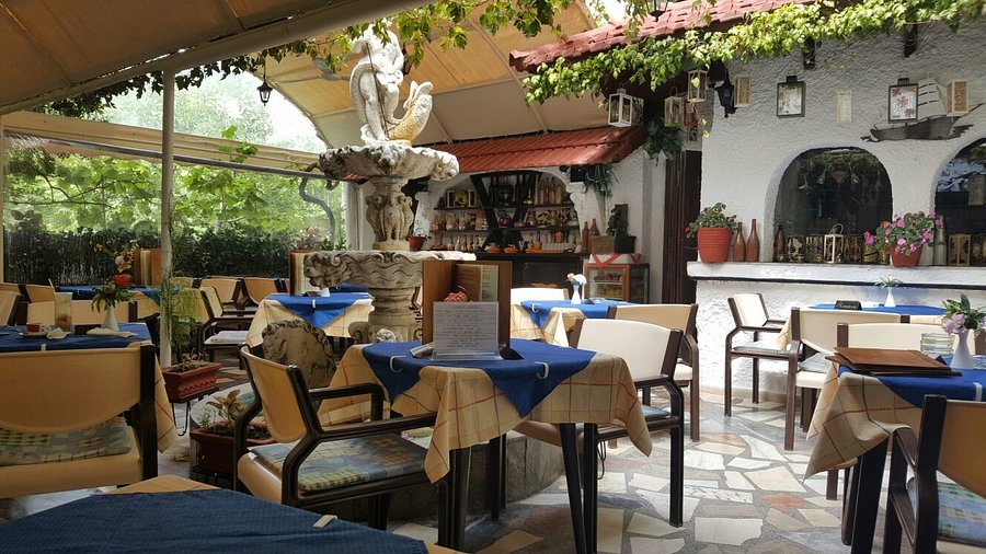 Alexis Restaurant in Agios Gordios, Corfu