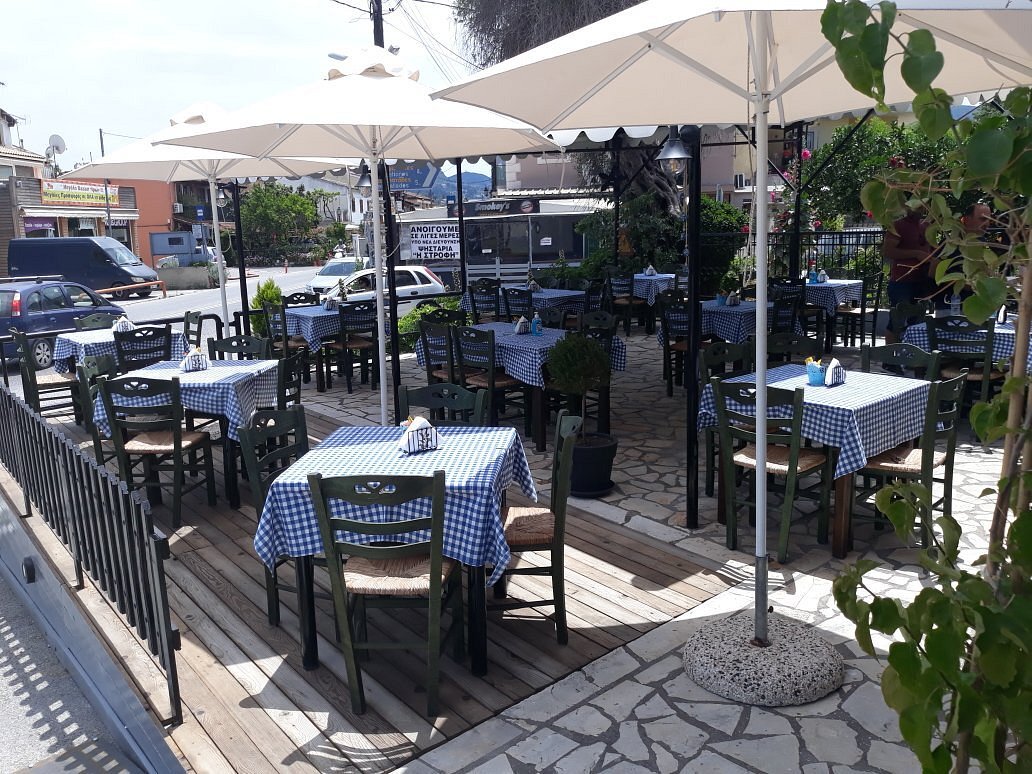 Sti Thraka in Viros, Corfu