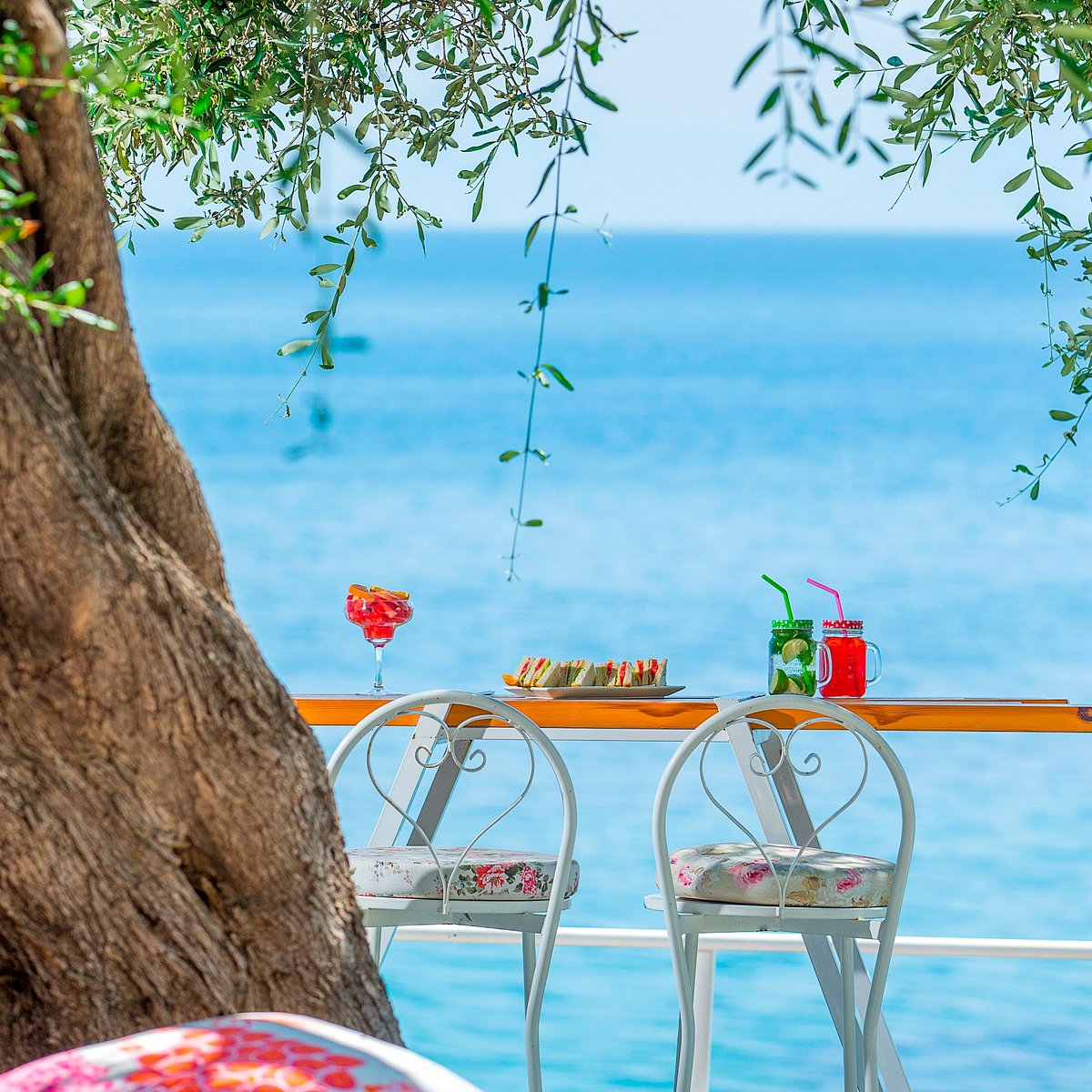 Anchor Beach Bar and Restaurant in Corfu