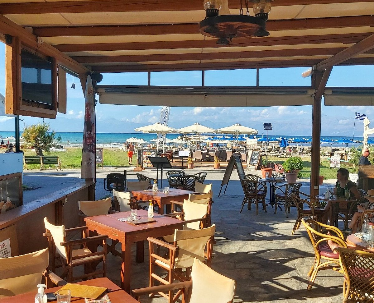 Crusoes Pub Cafe on the Roda beachfront in Corfu