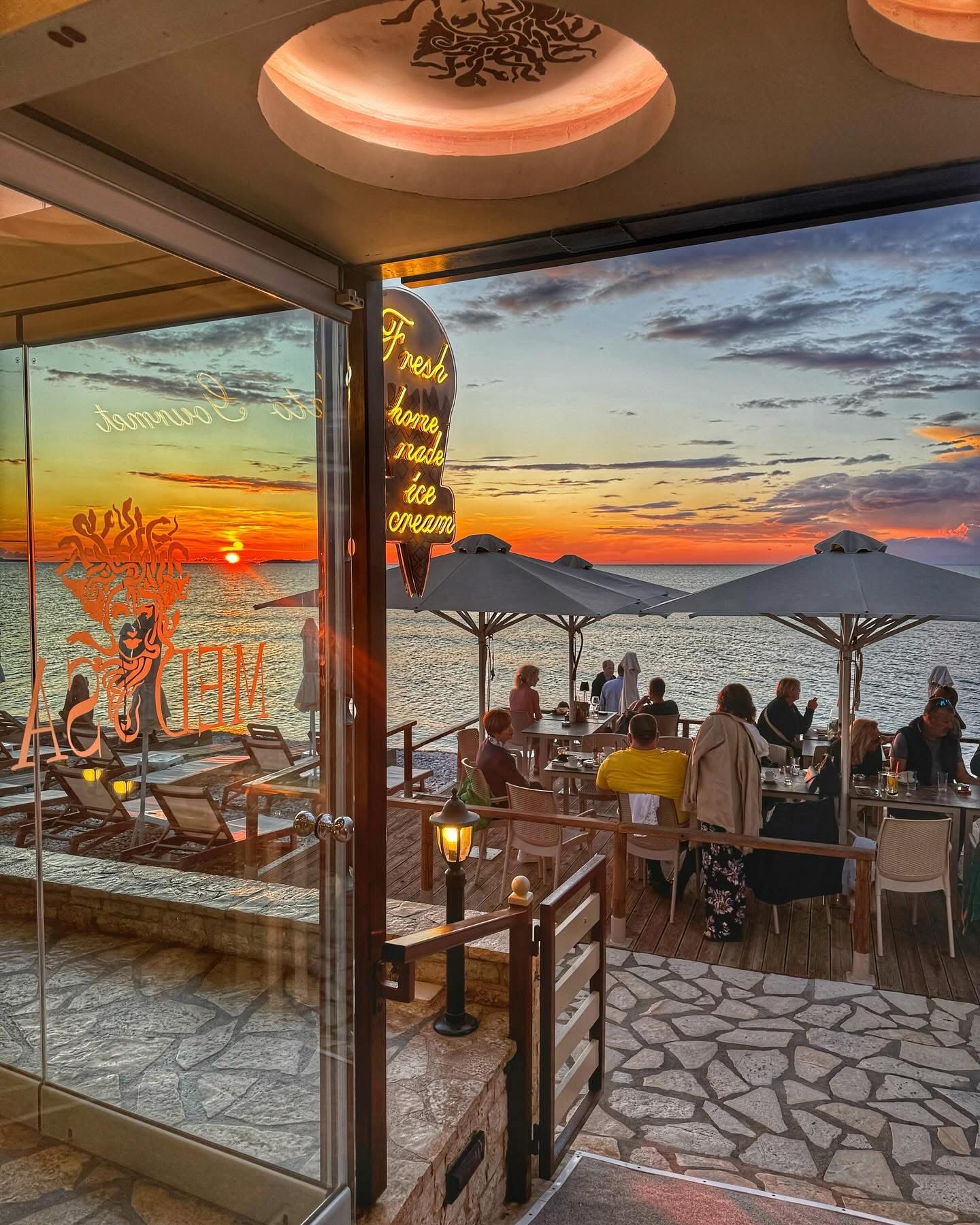 A dining option in Acharavi, useful for visitors looking for somewhere local to eat while exploring this part of Corfu.