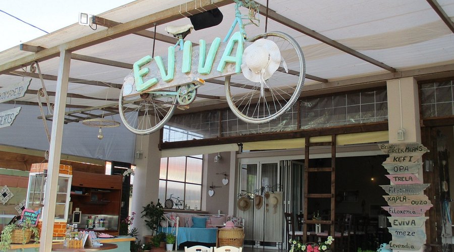 Eviva Cafe Bar in Sidari, Corfu