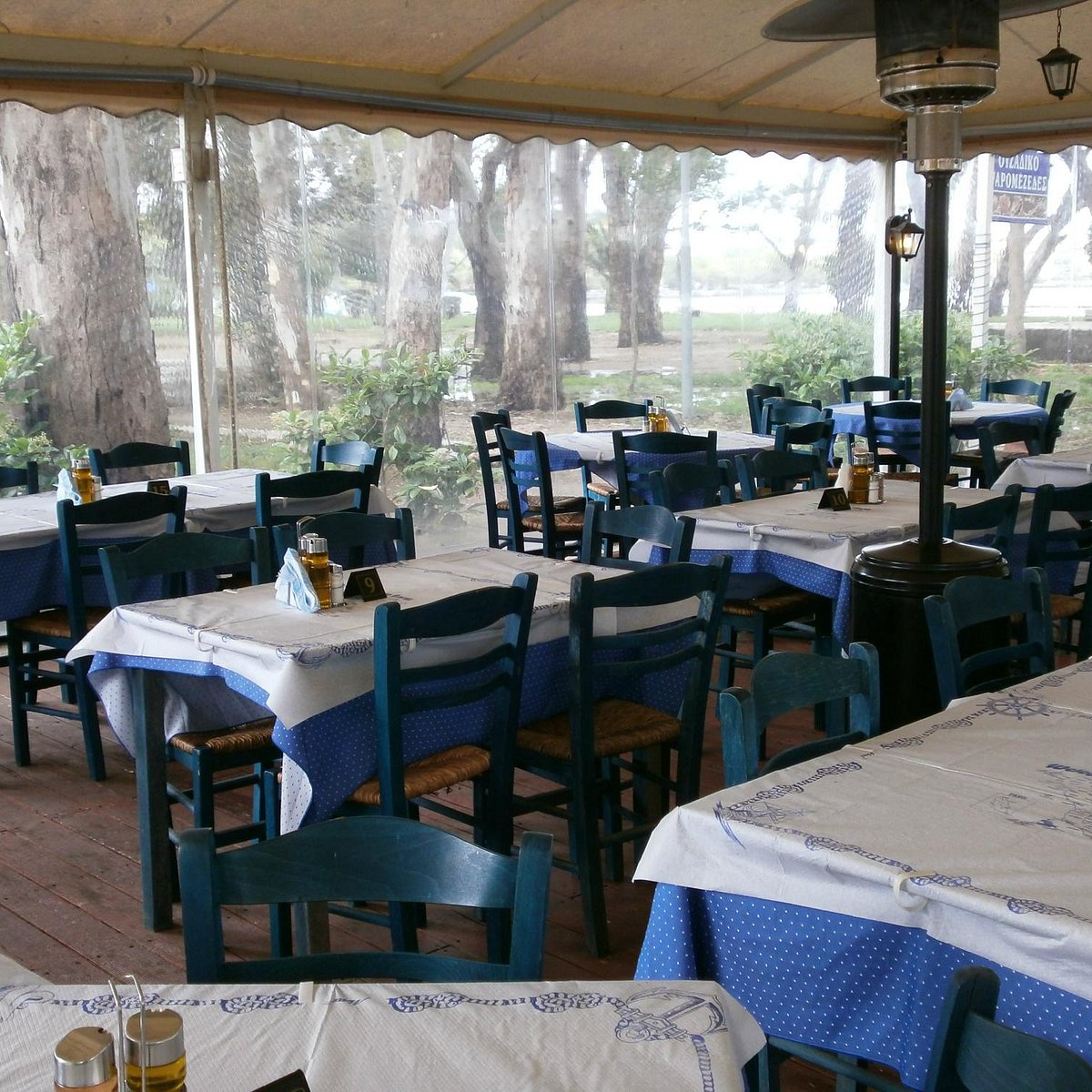 Ta Psarakia tsi Garitsas fish taverna in Garitsa, Corfu