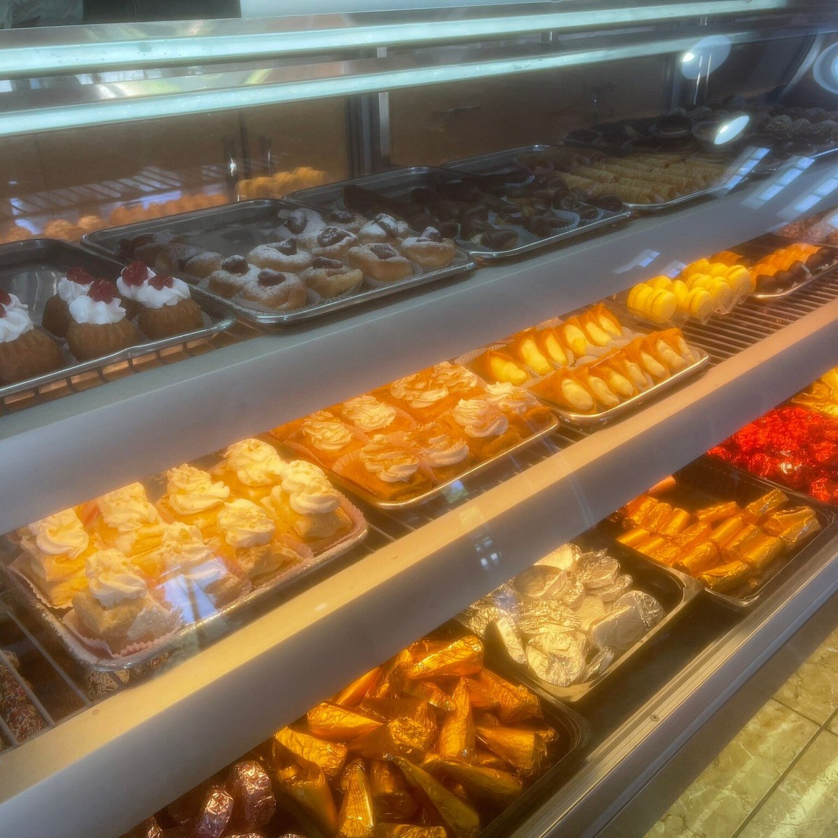 Babel Bakery in Lefkimmi, Corfu