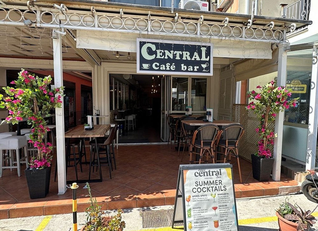 Central Café Bar in Kassiopi, Corfu, exterior and outdoor seating