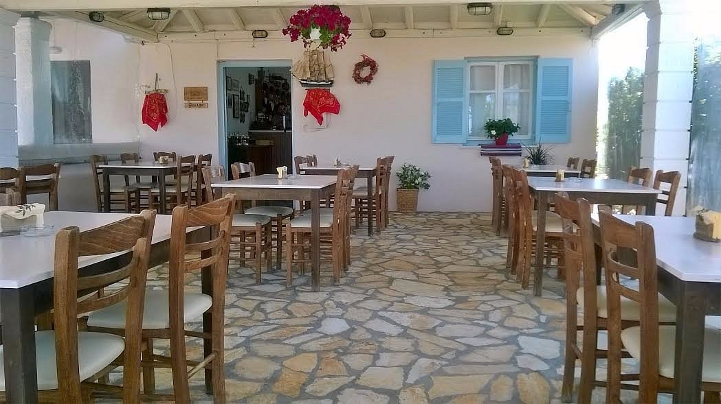 Taverna Bar George in Acharavi, Corfu