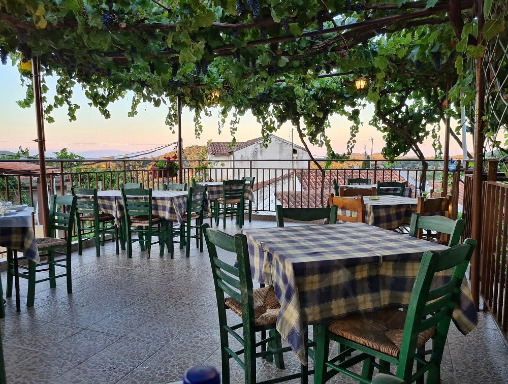 Taverna Spiros 97 in Vatos, Corfu