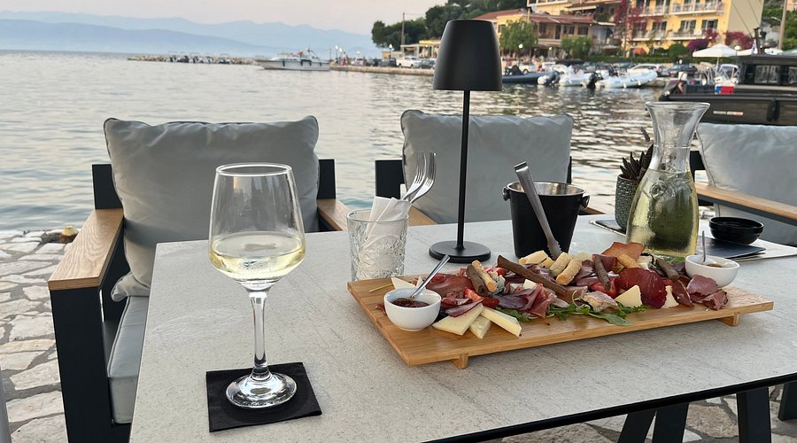 Illusions Kitchen Bar in Kassiopi, Corfu