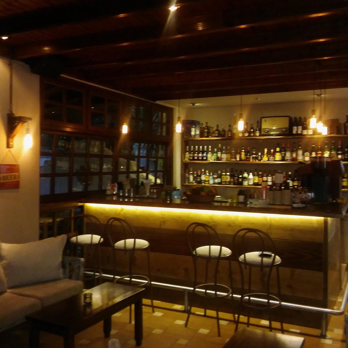 Street Bar and Grill in Nissaki, Corfu