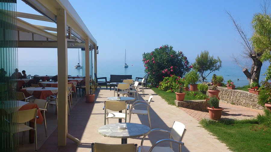 Glyfada Beach Restaurant beside the Ionian Sea in Corfu