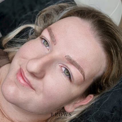 Dimphibrows microblading wenkbrauwen makeup make-up eyebrows permanente-makeup tatoeage phiacedemy phibrows phiart phiwenkbrauwen phiartist