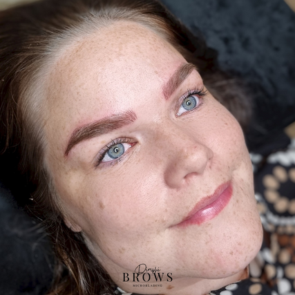 Dimphibrows microblading wenkbrauwen makeup make-up eyebrows permanente-makeup tatoeage phiacedemy phibrows phiart phiwenkbrauwen phiartist 