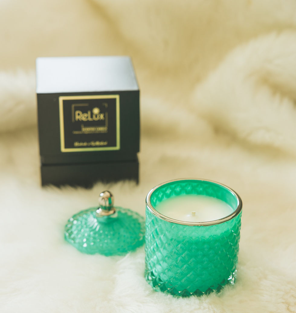 Thumbnail: Premium scented candle