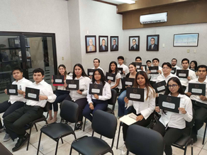 Entrega la UAT becas de excelencia y labor humanista a sus estudiantes