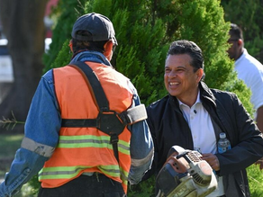 Embellece Municipio la Capital para temporada navideña