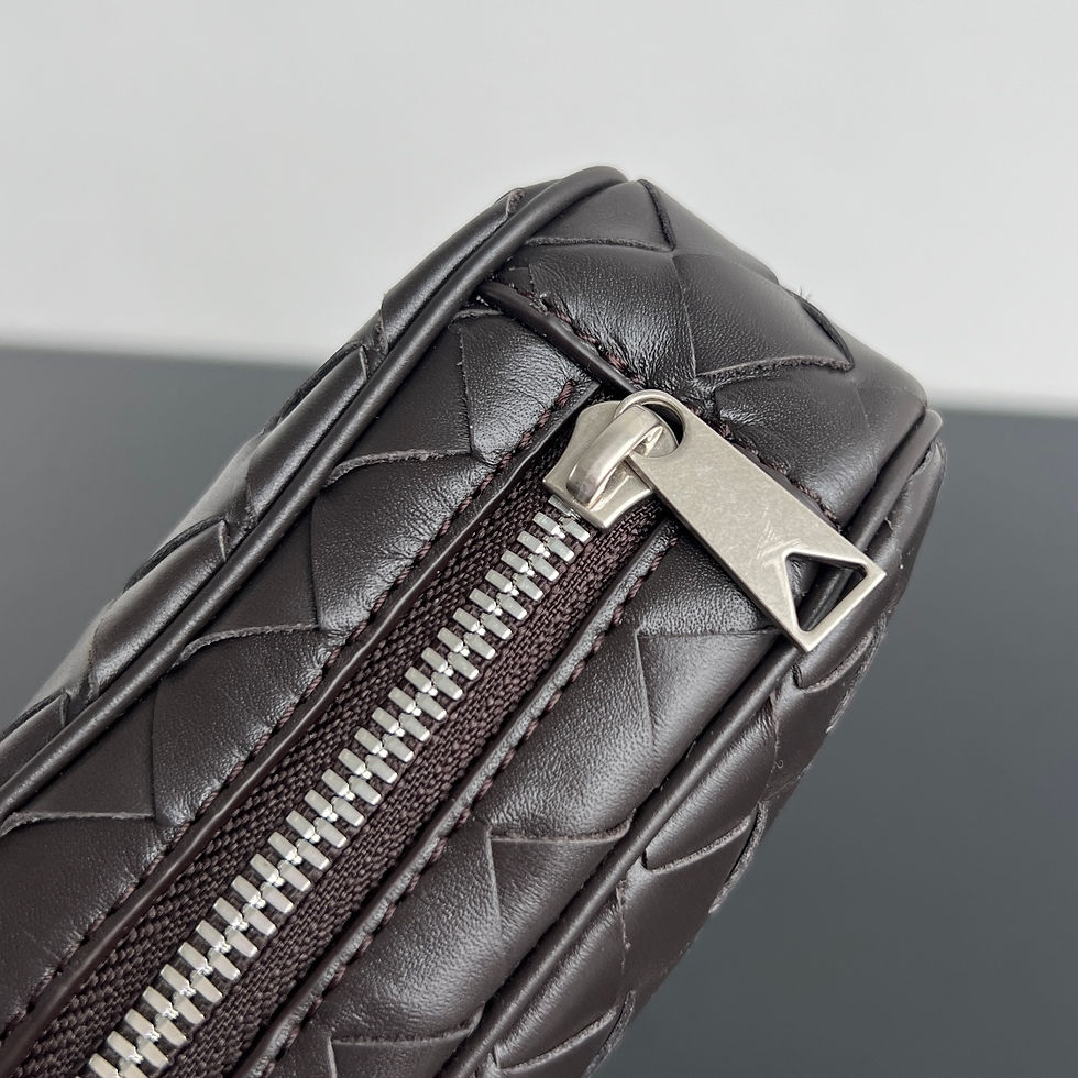 Thumbnail: BOTTEGA VENETA INTRECCIATO POUCH