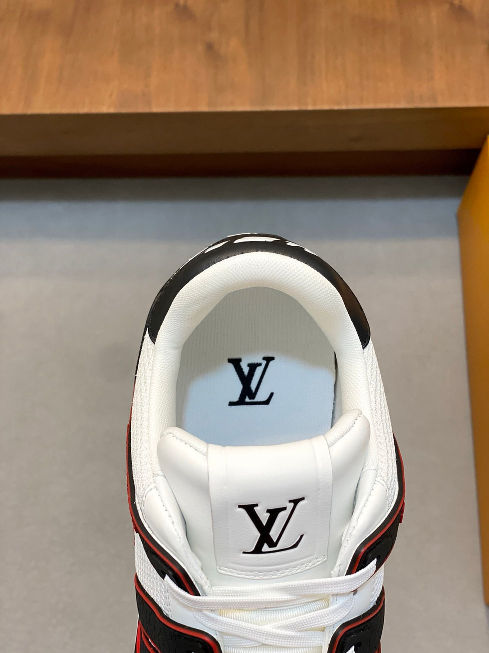 Thumbnail: LV SNEAKERS