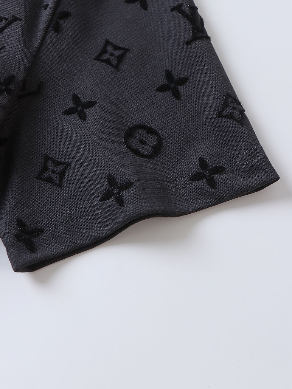 Thumbnail: LV TEE