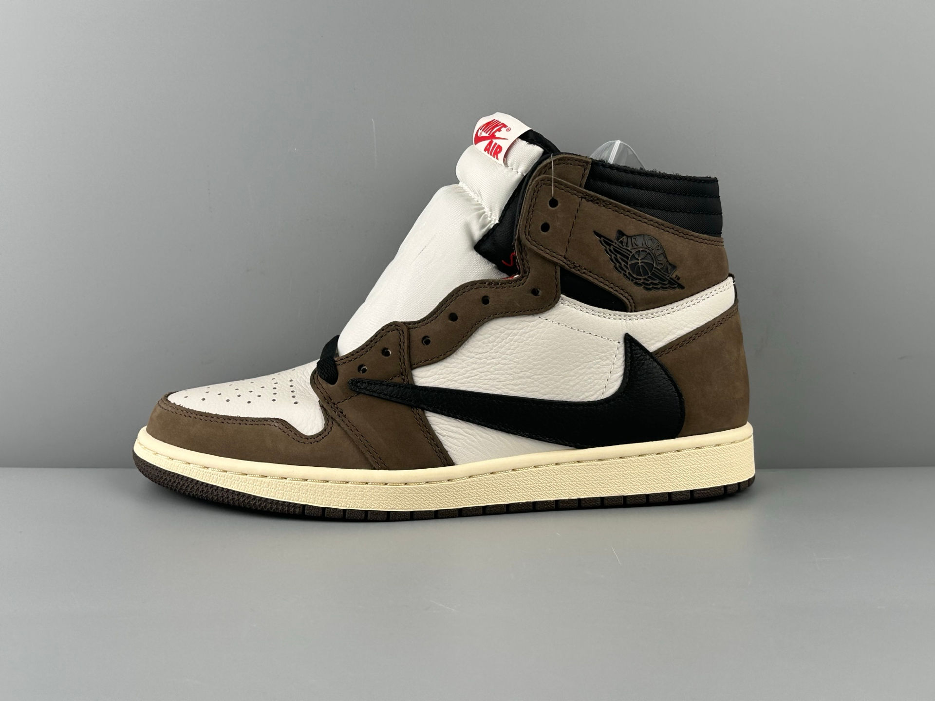 AIR JORDAN 1 X TRAVIS SCOT SNEAKER