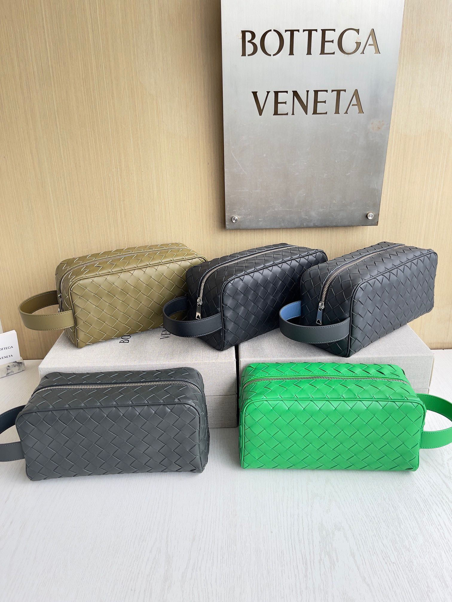 BOTTEGA VENETA BAG 