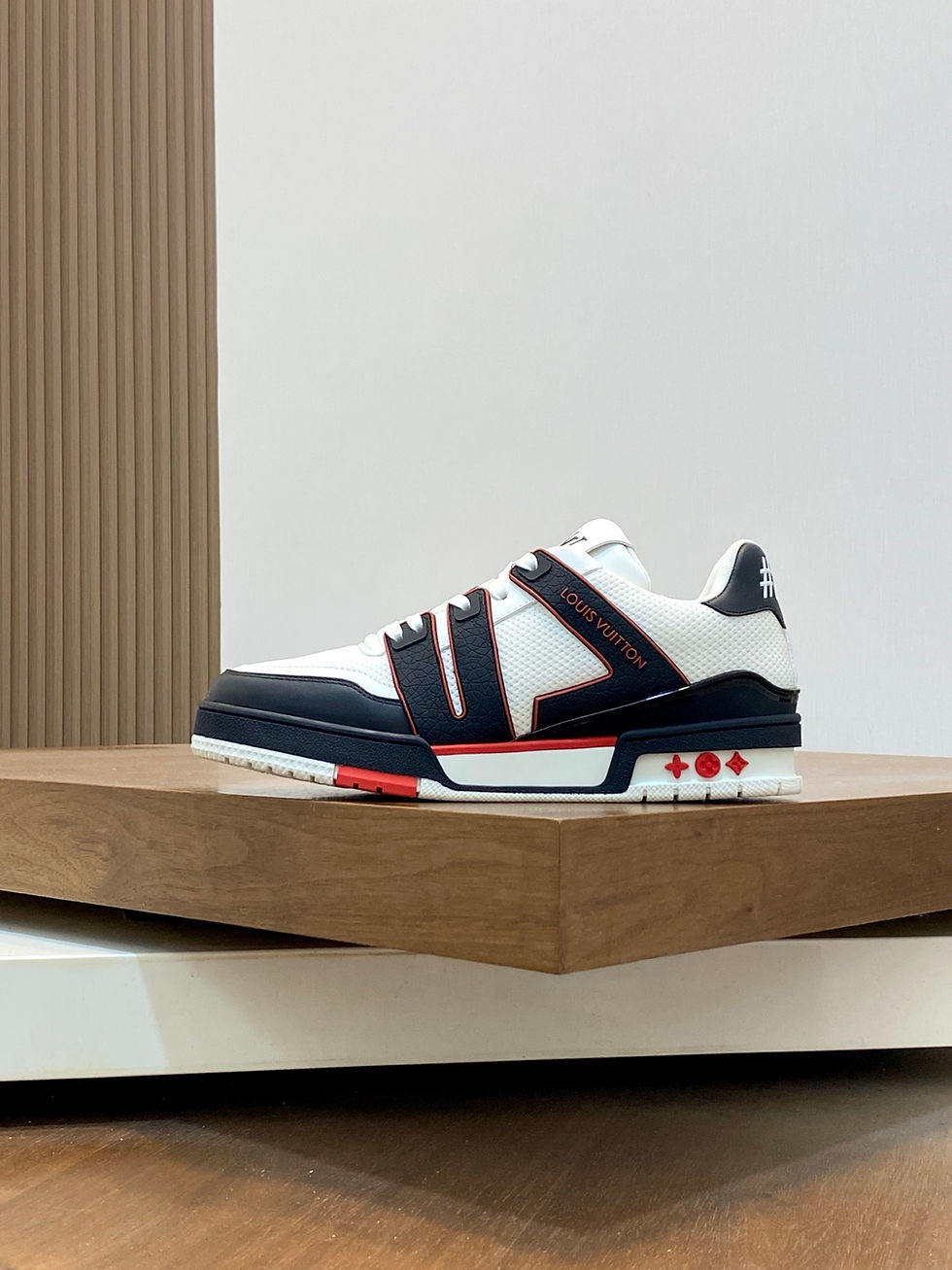 Thumbnail: LV SNEAKERS