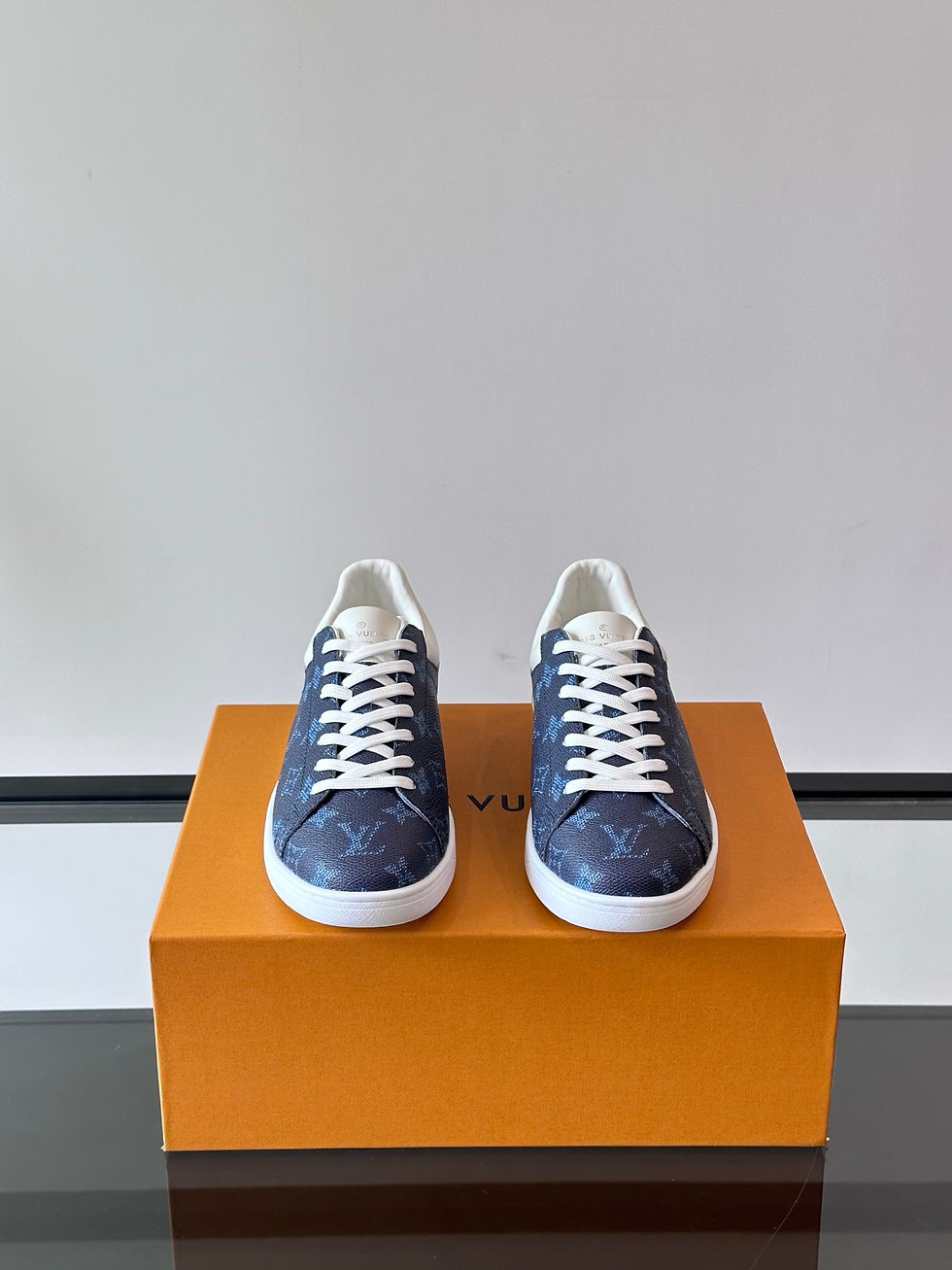 Thumbnail: LV SNEAKERS