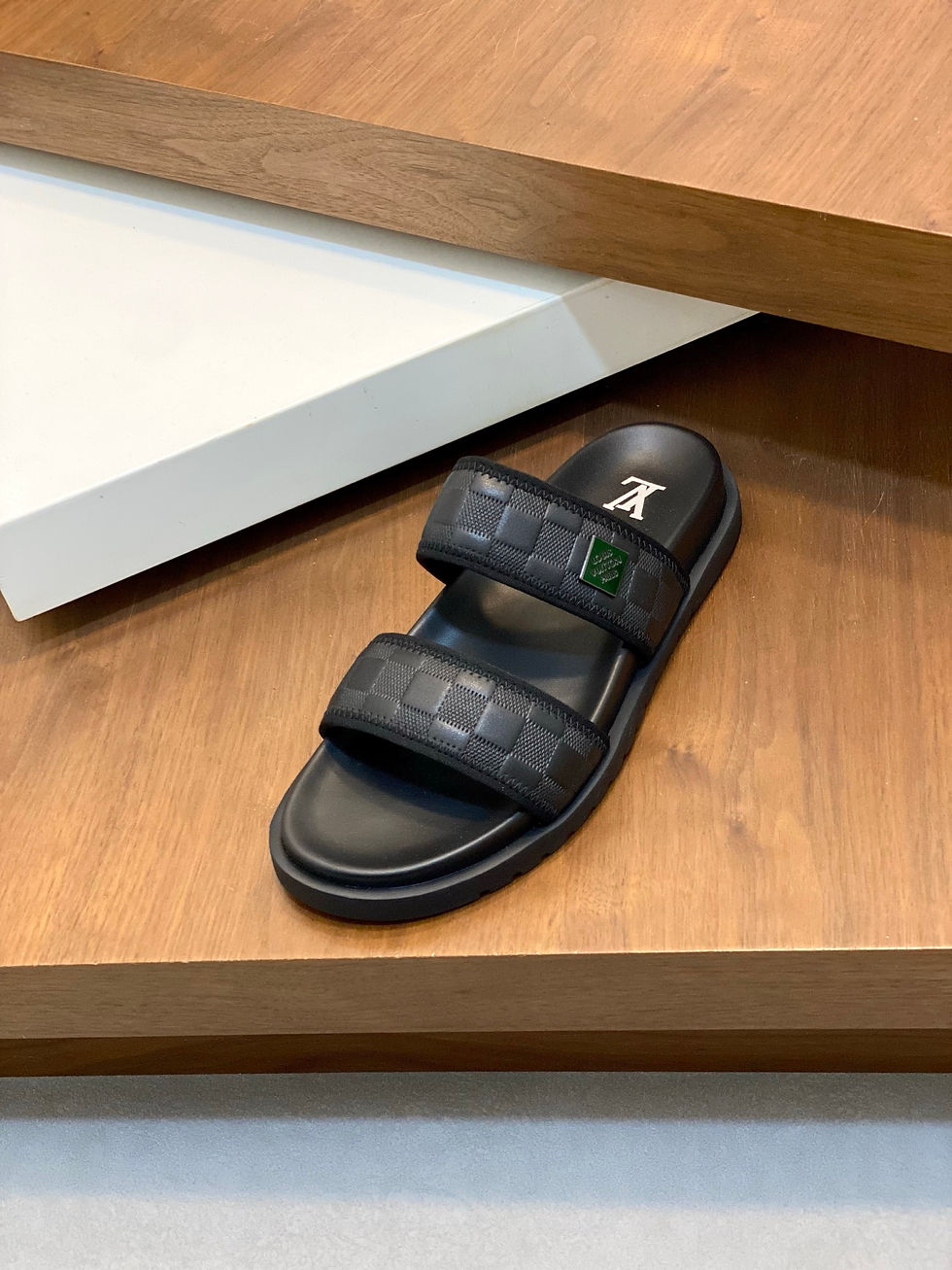 Thumbnail: LV SLIDE