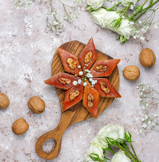 azerbaijan-national-pastry-pakhlava-whit