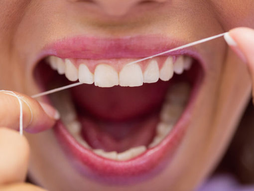 How To Floss Your Teeth