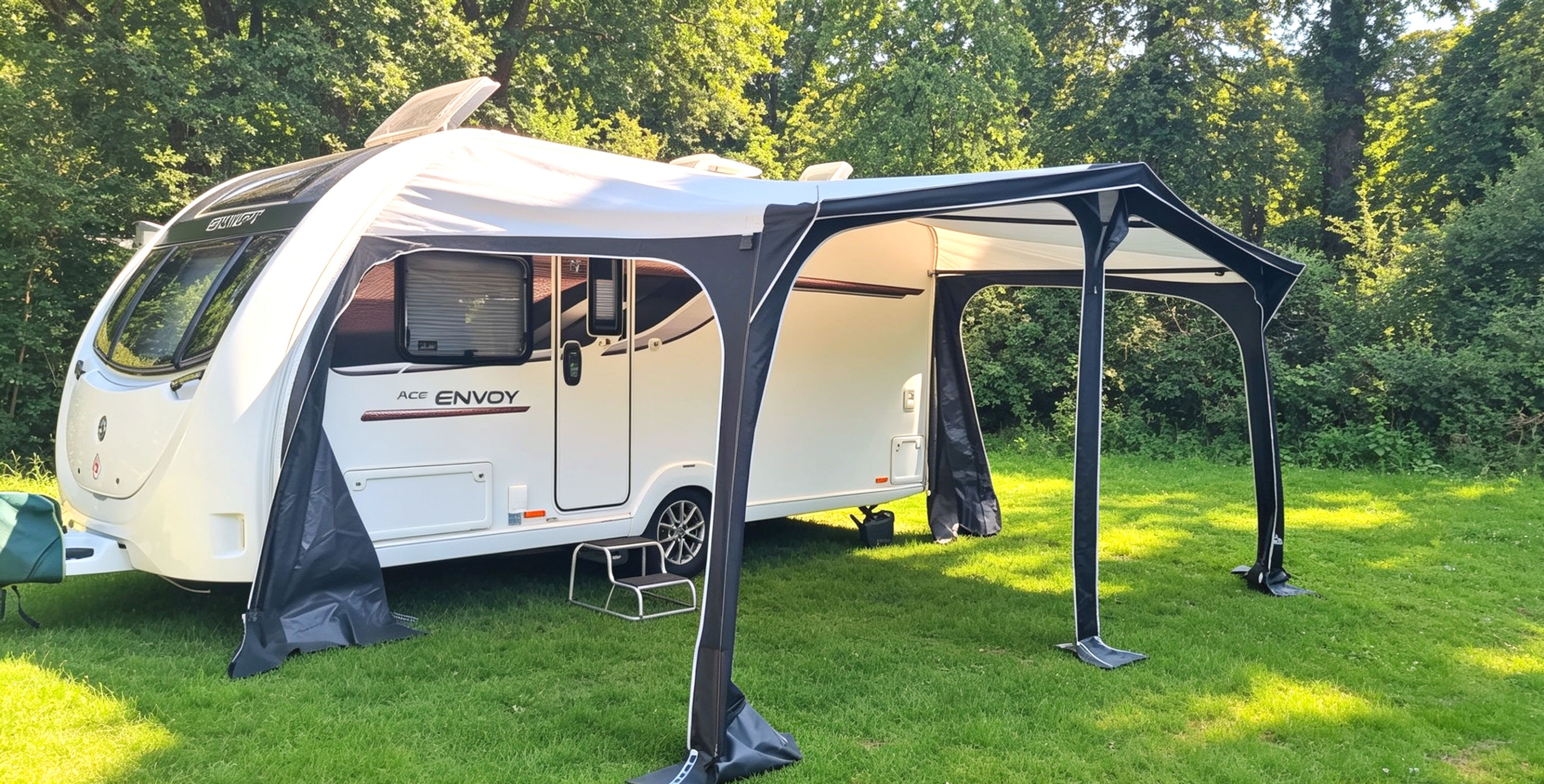Dorema Starcamp Tourer caravan awning Size 10 (875–900cm) with carbon fibre frame in excellent used condition.