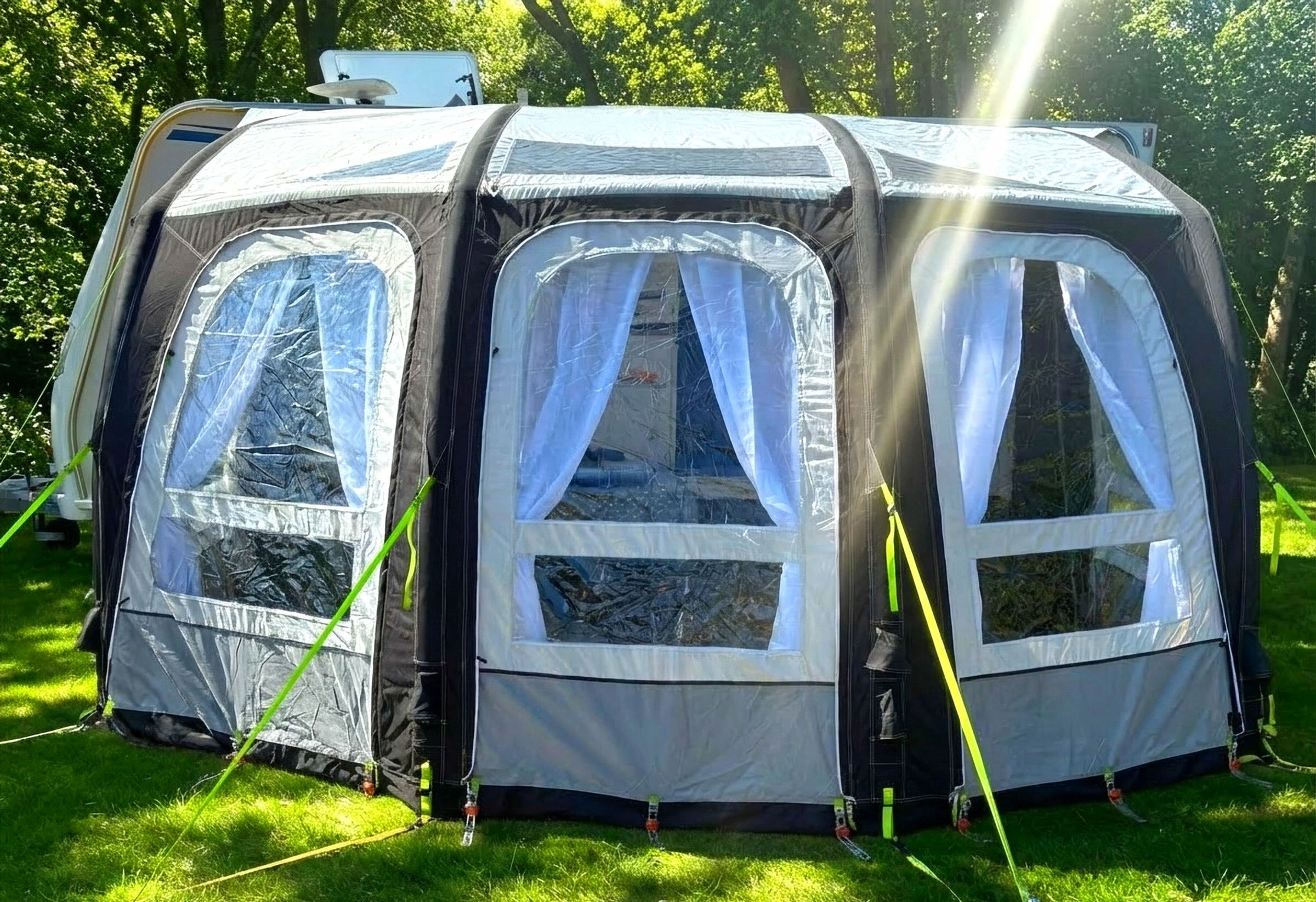 Kampa Ace Air 300 Awning + Fitted Carpet & New Pump Excellent Condition-Used