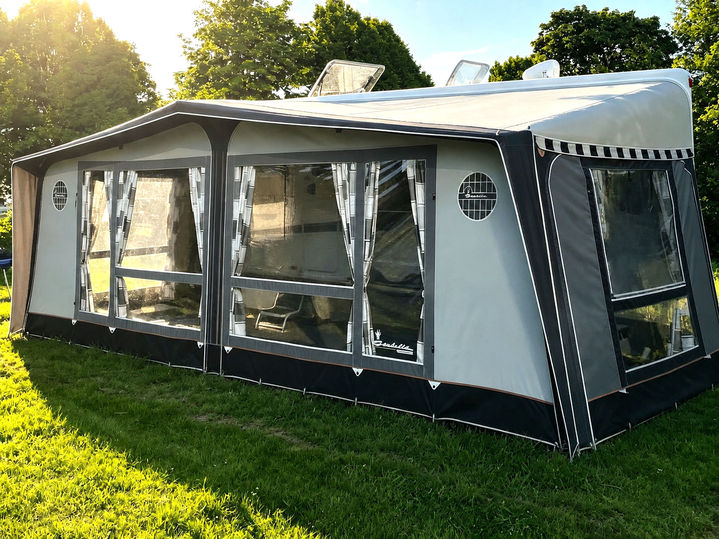Isabella Ambassador Size 14 975–1000cm caravan awning with CarbonX frame