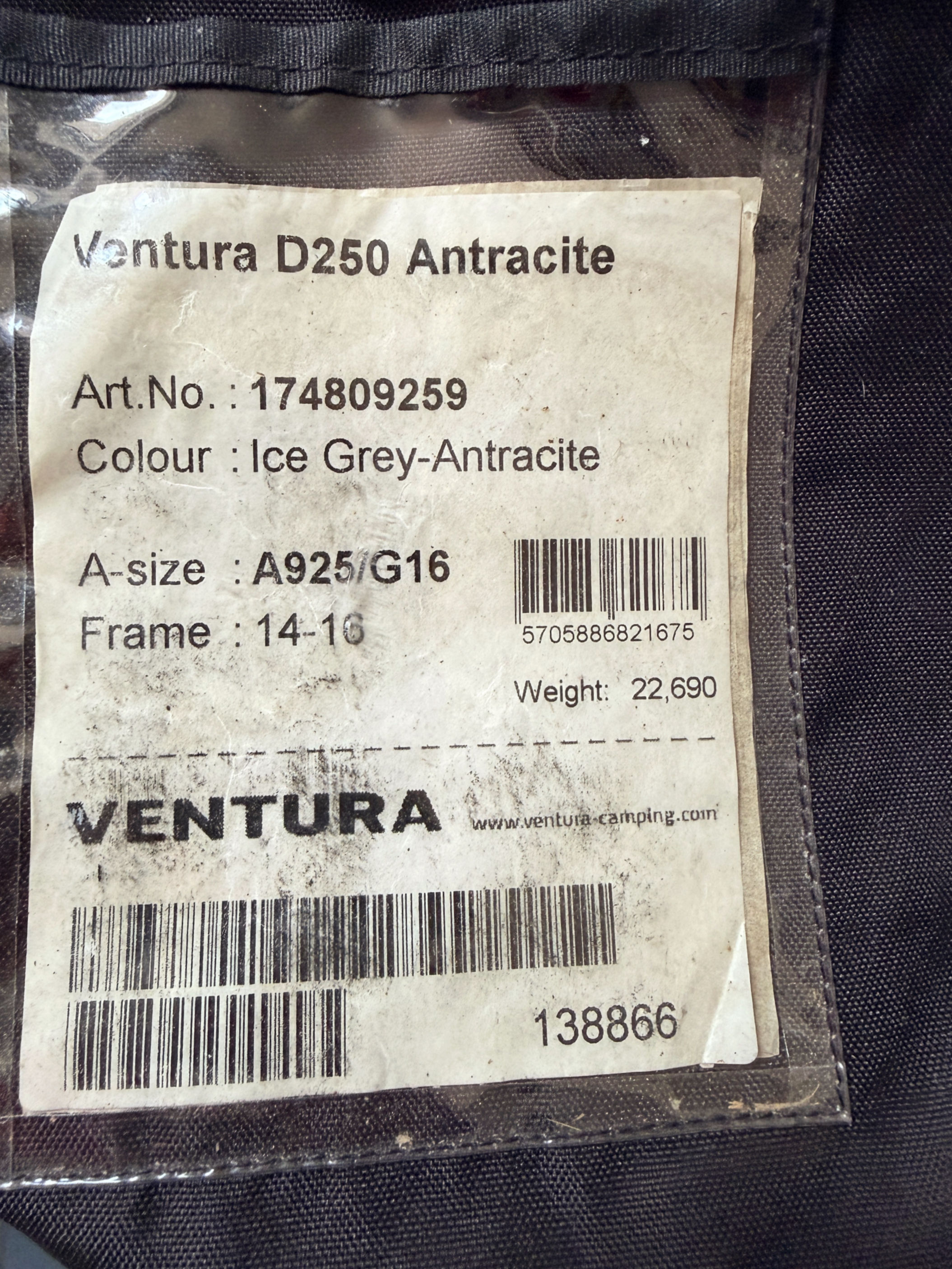 Ventura Pacific D250 A925 G16 911–935cm full caravan awning with Prenox steel frame