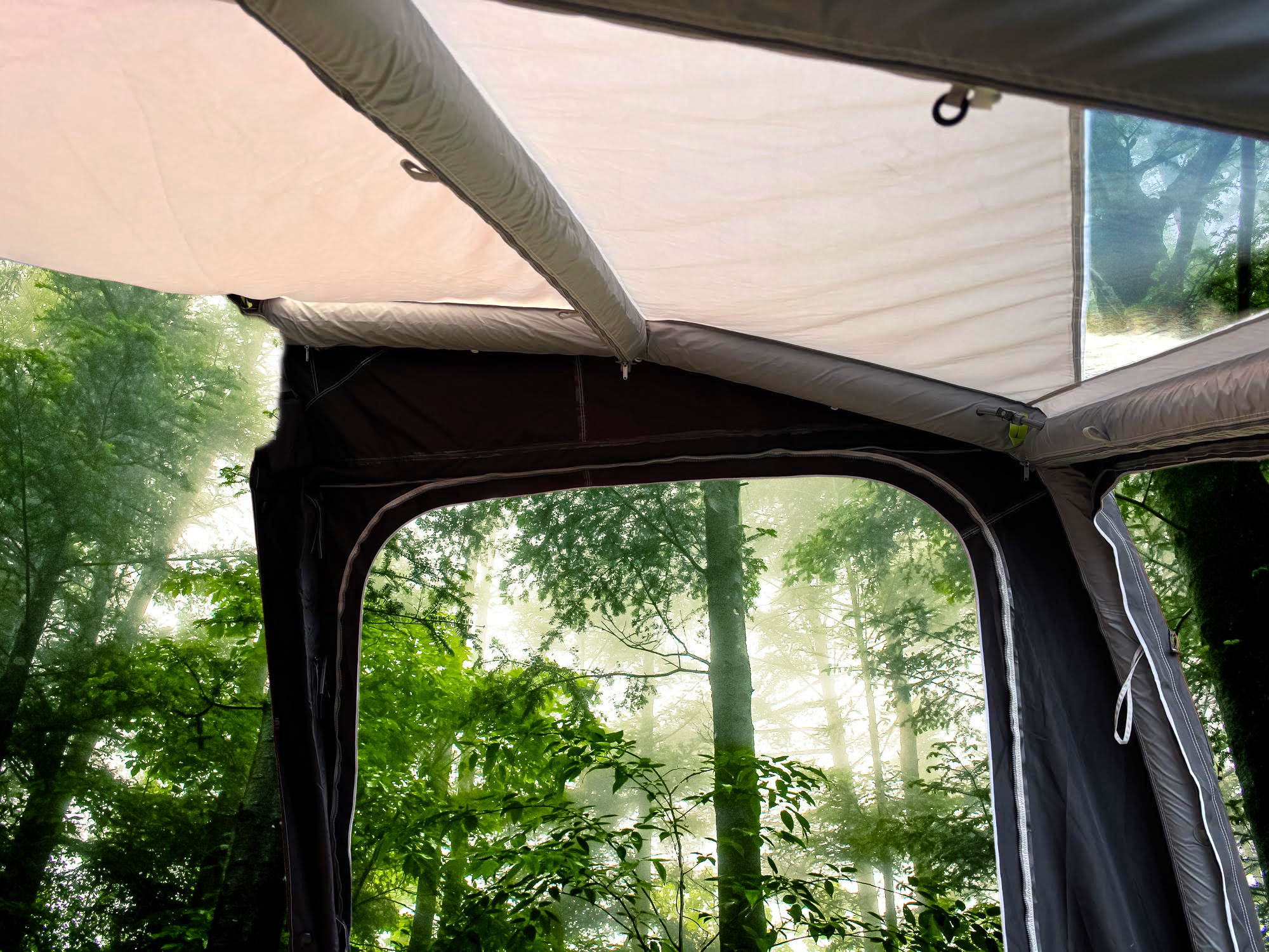 Dometic Rally AIR Pro 390 S caravan air awning with electric pump and carpet