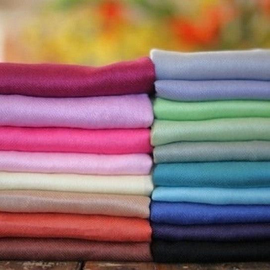 Miniatura: Privilege Pashmina Shawls With Fringe Benefits