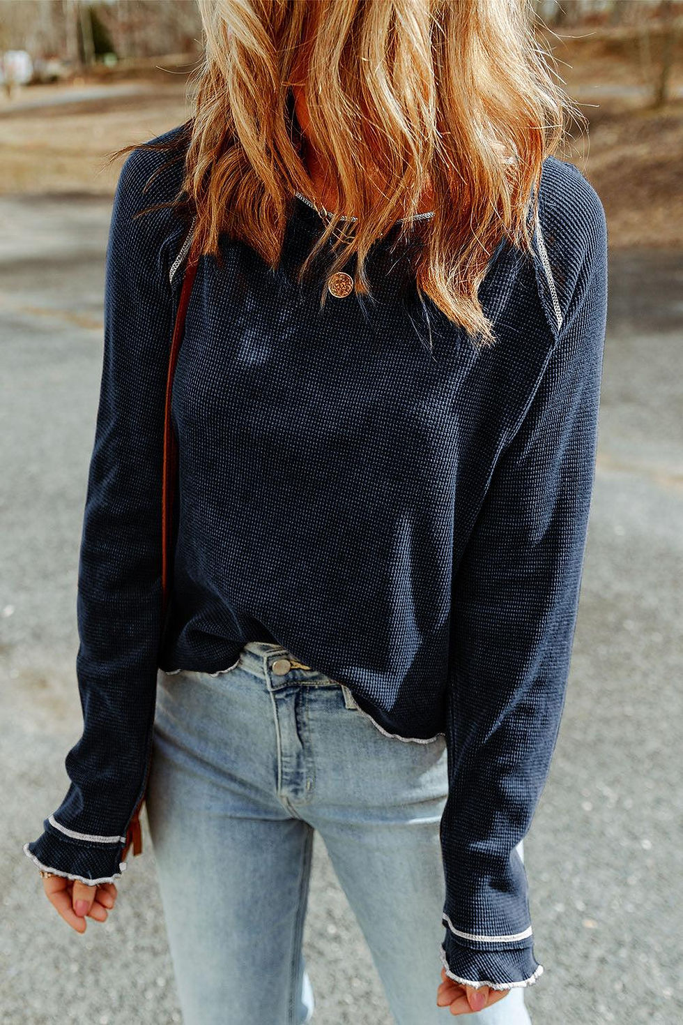 Miniatura: Cataleya Textured Round Neck Long Sleeve Top