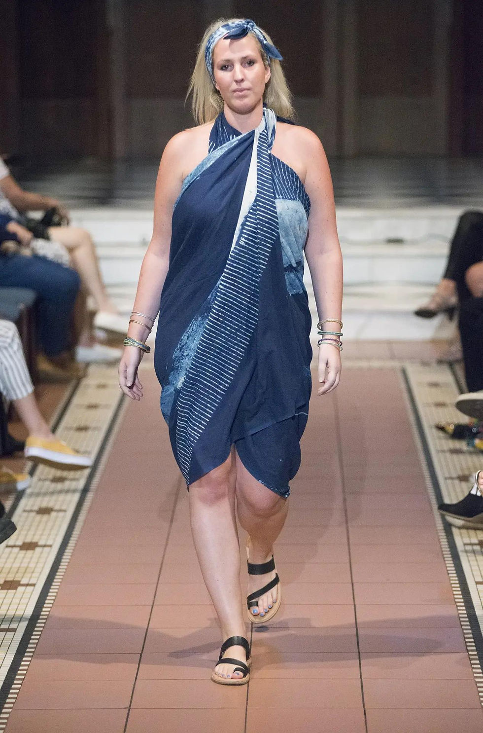 Miniatura: Serenity Indigo handprinted scarf