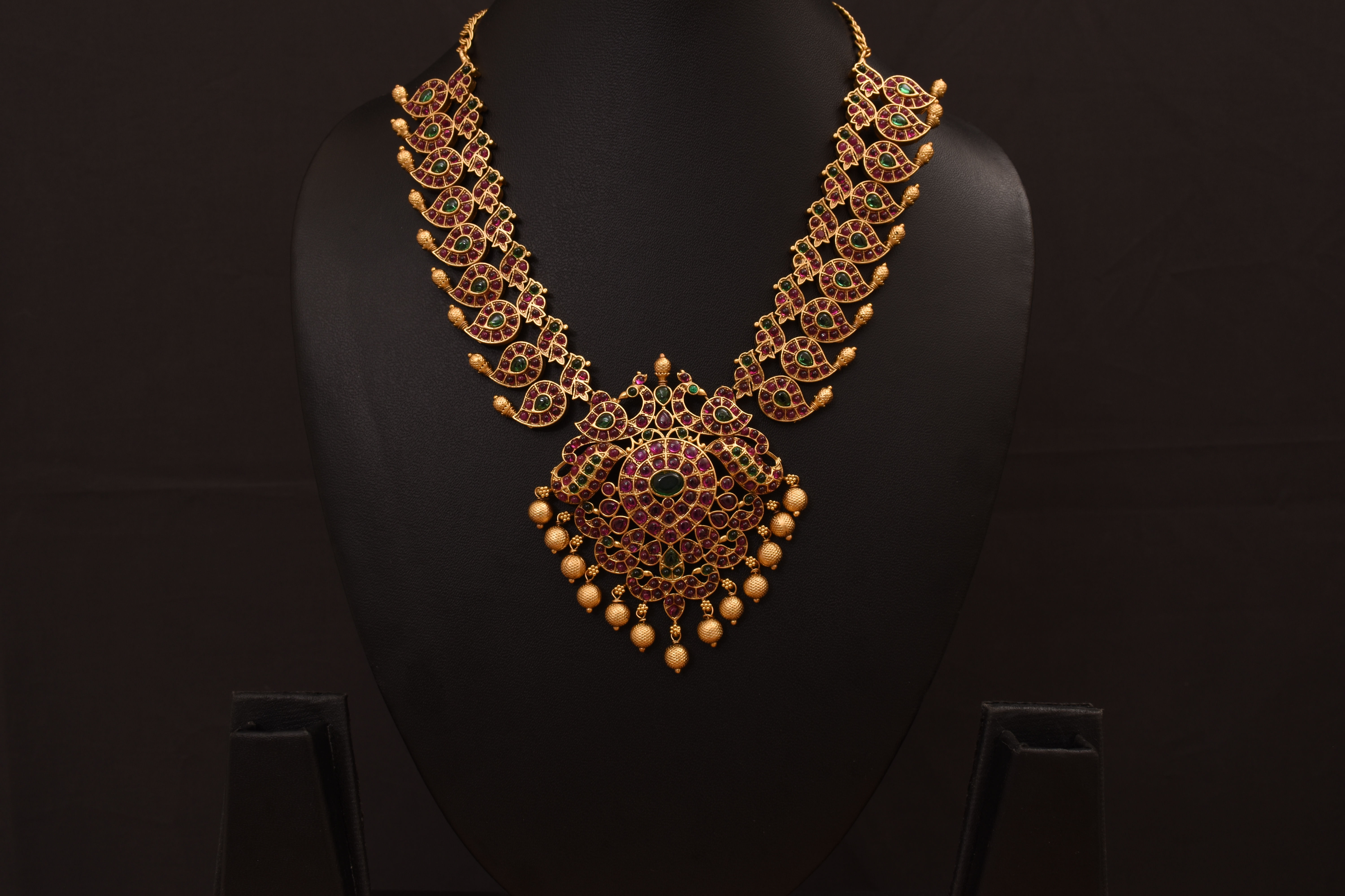 Neckpiece set TS27N001