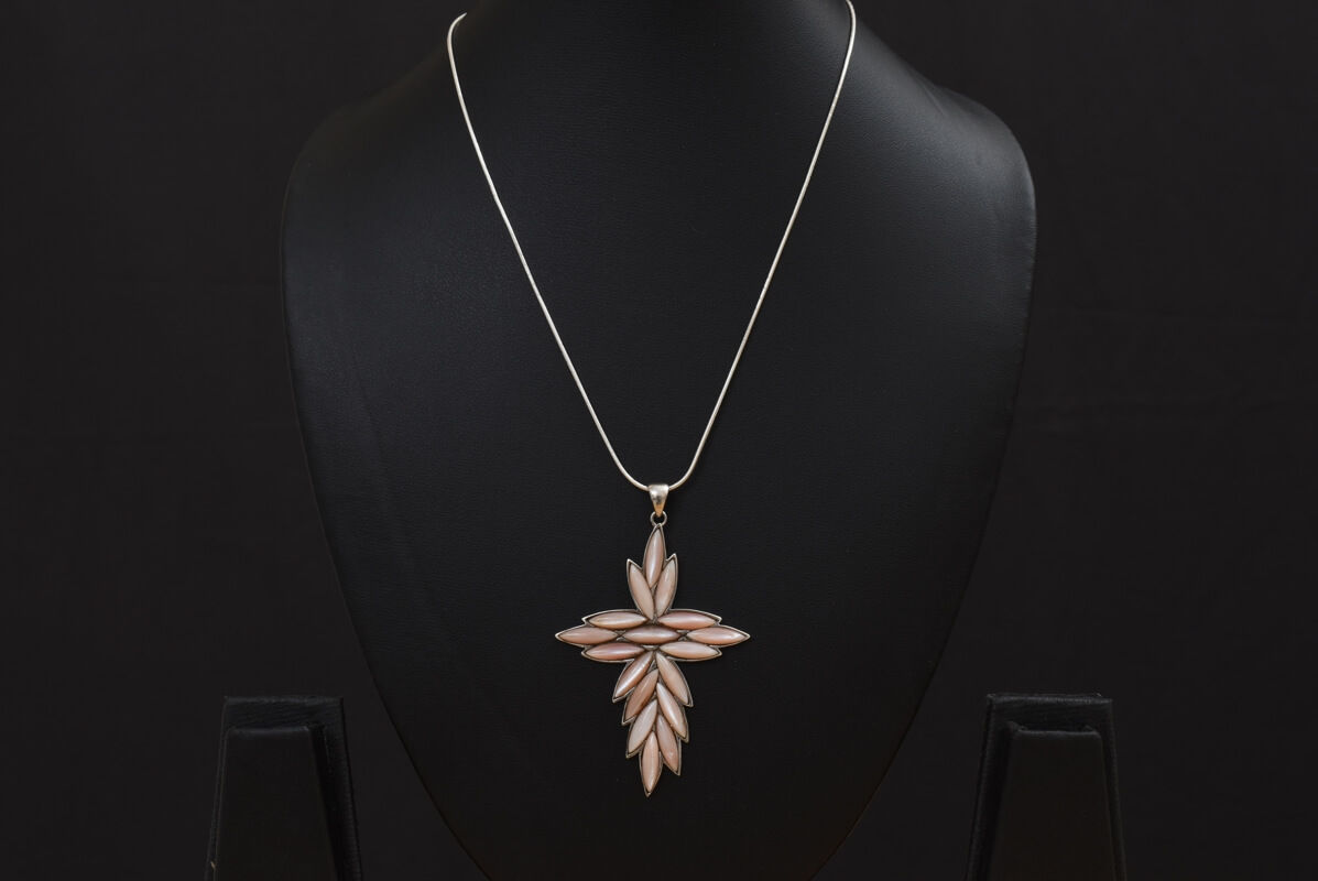 Lasya Pendant with chain PSLA180050