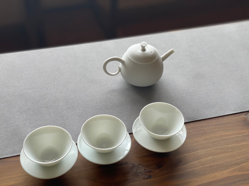 村上雄一氏｜用と美を兼ね備えた卵殻茶壺（丙） | 茶禅草堂