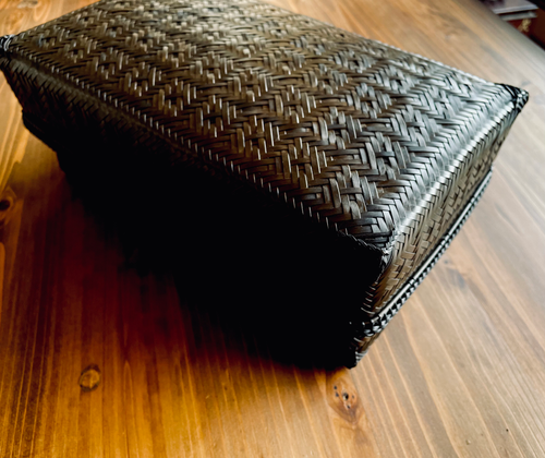 茶籠 黒｜凛とした佇まい 100年先まで大切にしたい作品 | 茶禅草堂