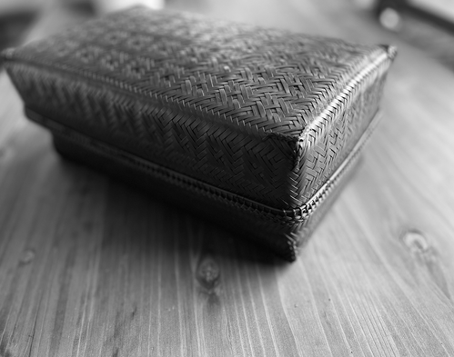 茶籠 黒｜凛とした佇まい 100年先まで大切にしたい作品 | 茶禅草堂